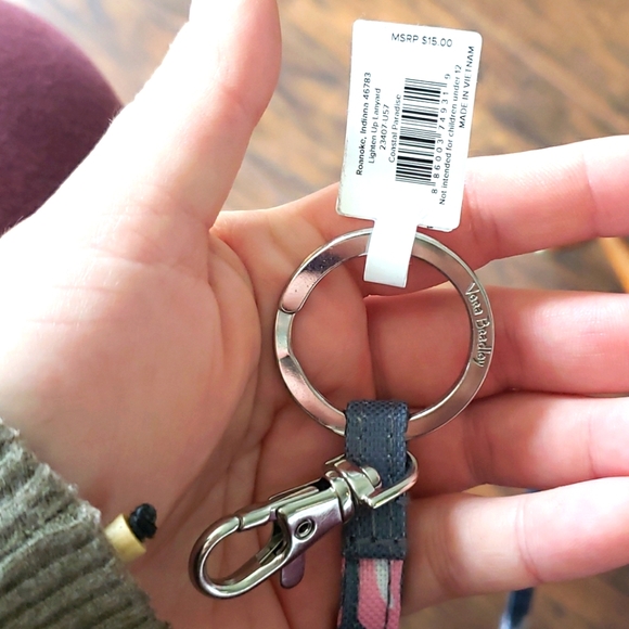 NWT Vera Bradley lanyard - Picture 2 of 4